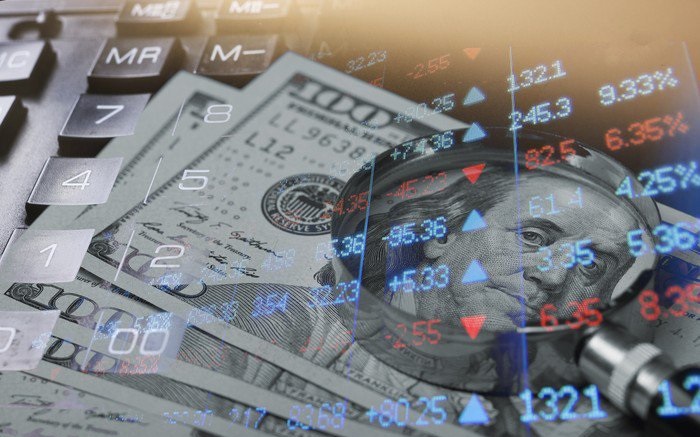 标普 500 再创新高，英特尔大涨 16%，特朗普与马斯克的联合采访即将播放