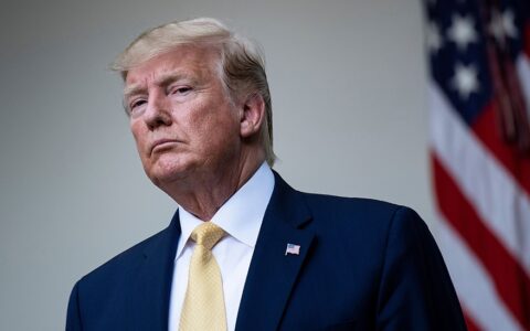路透：特朗普出院首日叫停刺激计划磋商 发推文将新冠大流行与流感相提并论